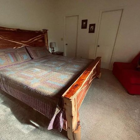 Cabin With Treehouse Views, 3 King Beds, 4 Bunks, And Large Hot Tub! 개틀린버그 외부 사진